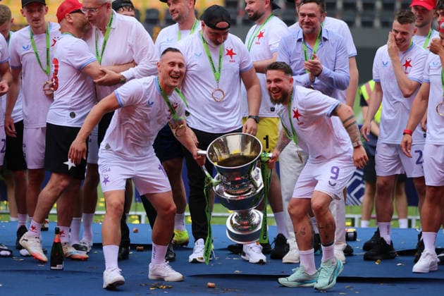 24 05 2026 Soccer Men 2025 2026 Chance League Championship Round 5 Matchday SK Slavia Prague FC Viktoria Pilsen Fortuna Arena Prague Vasil Kusej Prague, 9, purple and Jan Boril Prague, 18, purple lift the championship trophy Prague Prague Germany