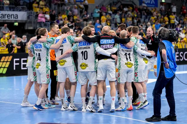 Players of SC Magdeburg, cheering after the final whistle, joy about the victory, winner, winner, cheers, cheering, cheerful, positive, happy, happy, optimistic, highlight, action, action, dancing in a circle, team circle, team circle, 24 05 2026, Mannheim Germany , Handball, Bundesliga, Rhein Neckar Löwen SC Magdeburg xozx