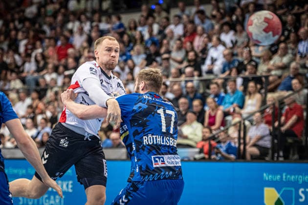 Simon Pytlick SG Flensburg Handewitt, 02 prevails against Samuel Roethlisberger TVB Stuttgart, 17 GER, TVB Stuttgart SG Flensburg Handewitt, DAIKIN HBL, Handball, Bundesliga, 32 Matchday, Season 2025 2026, 24 05 2026 GER, TVB Stuttgart SG Flensburg Handewitt, DAIKIN HBL, Handball, Bundesliga, 32 Matchday, Season 2025 2026, 24 05 2026 Stuttgart Copyright: xSandyxDinkelackerx EP_SDR