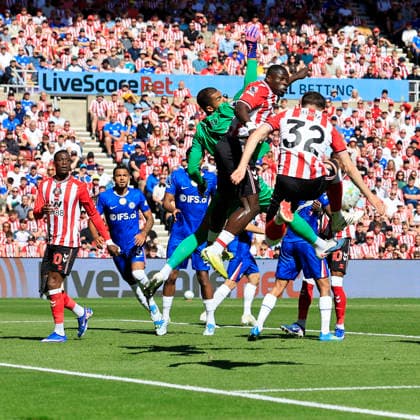 Sunderland v Chelsea Premier League Brian Brobbery of Sunderland competes for the ball with Robert S‡nchez of Chelsea during the Premier League match at the Stadium of Light, Sunderland 24 05 2026 UK Newspapers OUT Copyright: xFredxPalmerx FIL-23471-0047