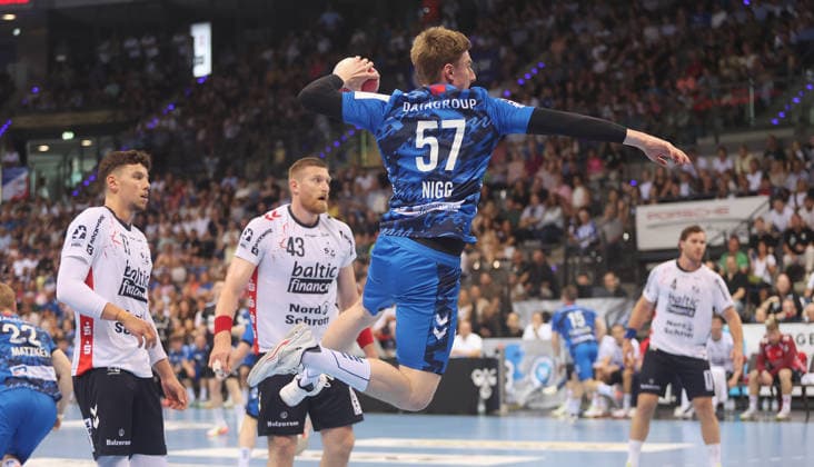Stuttgart , Handball Daikin Bundesliga TVB Stuttgart vs SG Flensburg Handewitt , Jakob Nigg TVB