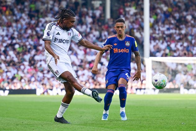 Fulham v Newcastle United, Premier League Fulham forward Alex Iwobi (17) crosses under pressure from Newcastle United midfielder Jacob Ramsey (41) during the Premier League match between Fulham and Newcastle United at Craven Cottage, London, UK on 24 May 2026. London Craven Cottage Greater London UK Editorial use only DataCo restrictions apply See www.football-dataco.com , Copyright: xDennisxGoodwinx PSI-24290-0019