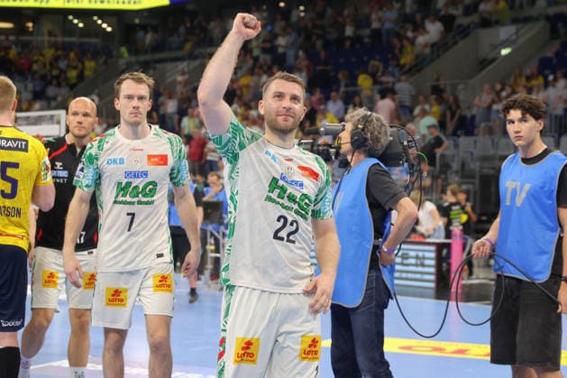 24 05 2026, xtgx, Handball, Daikin HBL, Rhein Neckar Löwen SC Magdeburg v l Lukas Mertens Magdeburg, 22 Cheering for the win, cheering after the end of the game Mannheim