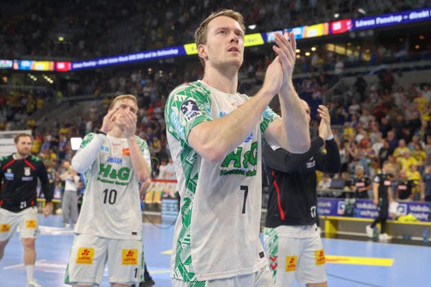 24 05 2026, xtgx, Handball, Daikin HBL, Rhein Neckar Löwen SC Magdeburg v l Felix Claar Magdeburg, 7 Cheering about the victory, cheering after the end of the game Mannheim