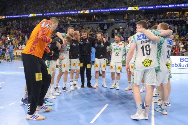24 05 2026, xtgx, Handball, Daikin HBL, Rhein Neckar Löwen SC Magdeburg v l Magdeburg Cheering about the victory, cheering after the end of the game Mannheim
