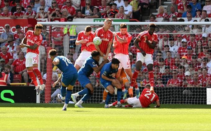 Marcus Tavernier of Bournemouth hits the free kick into the Nottingham Forest defensive wall Nottingham Forest v AFC Bournemouth, Premier League, Football, City Ground, Nottingham, UK - 24 May 2026Nottingham City Ground United Kingdom EDITORIAL USE ONLY No use with unauthorised audio, video, data, fixture lists, club league logos or live services. Online in-match use limited to 120 images, no video emulation. No use in betting, games or single club league player publications. Copyright: xAnnaxGowthorpe Shutterstockx 16889857v