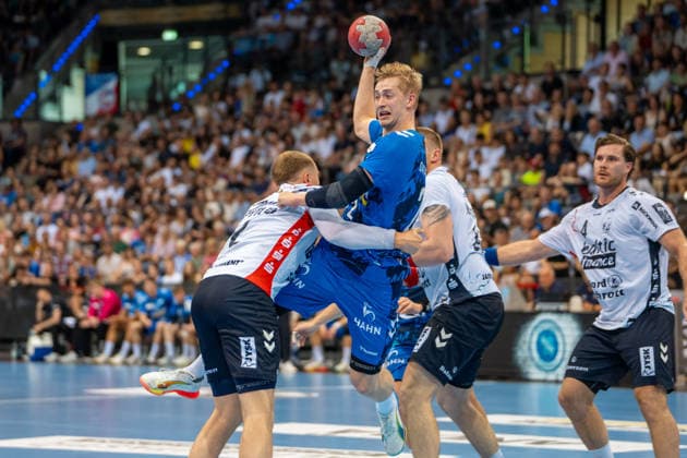 Handball I Men I Season 2025 2026 I Bundesliga I 32 Matchday I TVB Stuttgart SG Flensburg Handewitt I 24 05 2026 Torben Matzken 22, TVB Stuttgart in the throw Stuttgart Porsche Arena Baden Württemberg Germany Copyright: xLobeca MaxxPetershansx