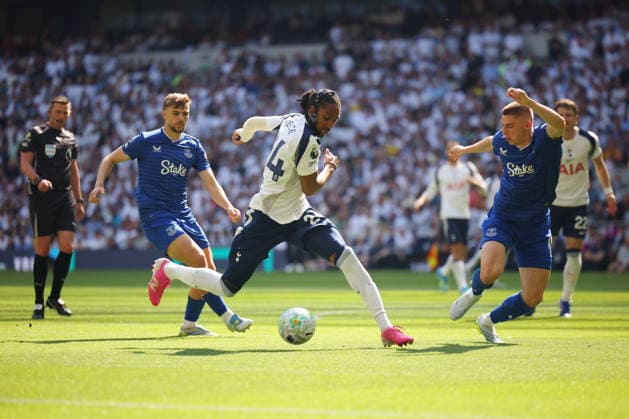 Djed Spence of Tottenham Hotspur is challenged by Vitaliy Mykolenko of Everton and Kiernan Dewsbury-Hall of Everton Tottenham Hotspur v Everton, Premier League, Football, Tottenham Hotspur Stadium, London, UK - 24 May 2026London Tottenham Hotspur Stadium United Kingdom EDITORIAL USE ONLY No use with unauthorised audio, video, data, fixture lists, club league logos or live services. Online in-match use limited to 120 images, no video emulation. No use in betting, games or single club league player publications.  Copyright: xWillxCooper Shutterstockx 16889865o