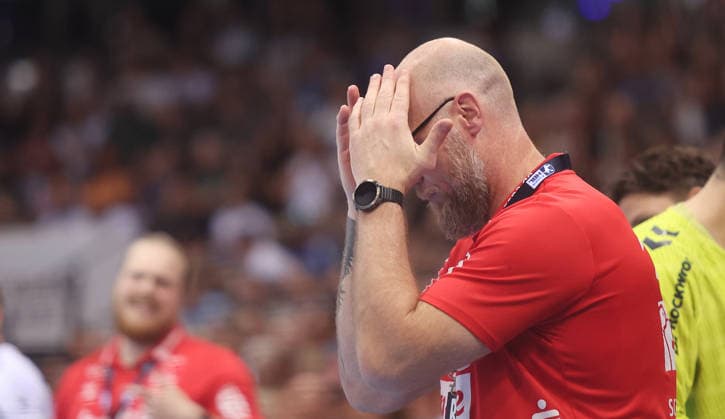 Stuttgart , Handball Daikin Bundesliga TVB Stuttgart vs SG Flensburg Handewitt , Coach Ales Pajovic Flensburg