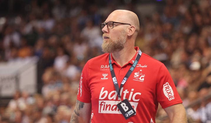 Stuttgart , Handball Daikin Bundesliga TVB Stuttgart vs SG Flensburg Handewitt , Coach Ales Pajovic Flensburg