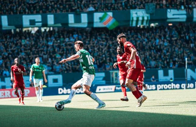 BERN, SWITZERLAND - MAI 24 : Lukas Görtler of FC St.Gallen and Theo Barbet of Stade Lausanne-Ouchy in action during the final Switzerland Cup match between FC Stade Lausanne-Ouchy v FC St-Gallen at Stadion Wankdorf Bern on Mai 24th, 2026 in Bern, Switzerland (Photo by Lara Tissières Press Photo) Copyright: xLaraxTissièresx xSPPx Sportspressphoto_153951