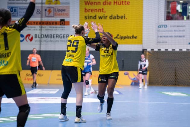 HSG Blomberg Lippe GER vs Borussia Dortmund GER Handball, 1 Handball Bundesliga Women, Final, Game 2, 24 5 2026, Season 2025 2026, Blomberg Emma Olsson Borussia Dortmund, 29 and Deborah Lassource Borussia Dortmind, 22 cheers after a goal Blomberg Sporthalle an der Ulmenallee Germany
