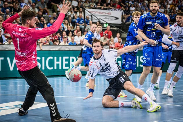 Johannes Golla SG Flensburg Handewitt, 04 vs Mateusz Kornecki TVB Stuttgart, 01 GER, TVB Stuttgart SG Flensburg Handewitt, DAIKIN HBL, Handball, Bundesliga, 32 Matchday, Season 2025 2026, 24 05 2026 GER, TVB Stuttgart SG Flensburg Handewitt, DAIKIN HBL, Handball, Bundesliga, 32 Matchday, Season 2025 2026, 24 05 2026 Stuttgart Copyright: xSandyxDinkelackerx EP_SDR