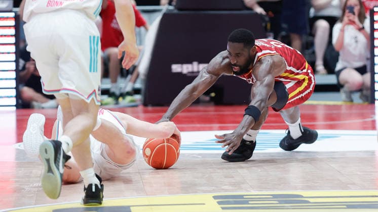 In the picture from left Patrick Heckmann Telekom Baskets Bonn, 33 against Eddy Edigin Wuerzburg Baskets, 27 , steal 24 05 2026, Basketball, Fitness First Wuerzburg Baskets vs Telekom Baskets Bonn, easyCredit BBL Playoffs, 4 Quarterfinals, Germany, 97072, tectake Arena Wuerzburg, Copyright: HMBxMedia xJulienxBecker
