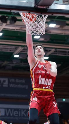 In the picture Alen Pjanic Wuerzburg Baskets, 35 with the basketball 24 05 2026, Basketball, Fitness First Wuerzburg Baskets vs Telekom Baskets Bonn, easyCredit BBL Playoffs, 4 Quarterfinals, Germany, 97072, tectake Arena Wuerzburg, Copyright: HMBxMedia xJulienxBecker