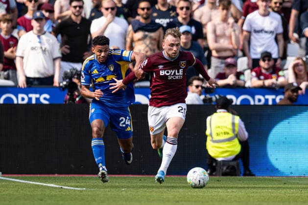24th May 2026; London Stadium, London, England; Premier League Football, West Ham United versus Leeds United; Jarrod Bowen of West Ham holds off James Justin of Leeds United GodfreyxPitt