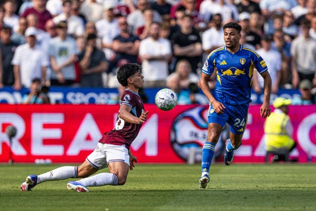 24th May 2026; London Stadium, London, England; Premier League Football, West Ham United versus Leeds United; Mateus Fernandes of West Ham chests the ball down GodfreyxPitt