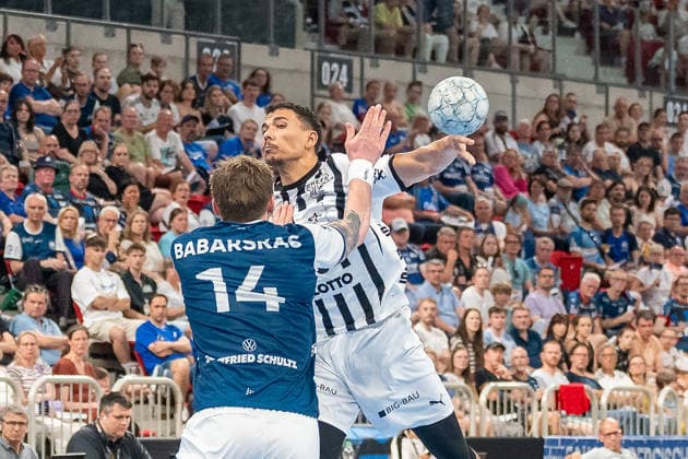 Gerdas Barbarskas Bergischer HC 06, 14 cannot prevent Mohab Abdelhak THW Kiel, 48 Bergischer HC vs THW KIel, Handball, DAIKIN HBL, Matchday 32, Season 2025 2026, 24 05 2026 Bergischer HC vs THW Kiel, Handball, DAIKIN HBL, Matchday 32, Season 2025 2026, 24 05 2026 Duesseldorf Copyright: xEibner-Pressefoto ThomasxHaeslerx EP_THR
