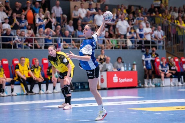HSG Blomberg Lippe GER vs Borussia Dortmund GER Handball, 1 Handball Bundesliga Women, Final, Game 2, 24 5 2026, Season 2025 2026, Blomberg Ona Vegue HSG Blomberg Lippe, 14 on a 7 meter throw Blomberg Sporthalle an der Ulmenallee Germany
