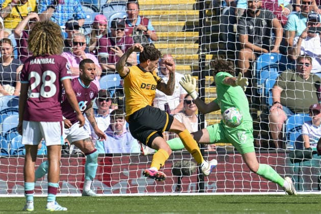 24th May 2026; Turf Moor, Burnley, Lancashire, England; Premier League Football, Burnley versus Wolverhampton Wanderers; Santiago Bueno of Wolverhampton Wanderers shoots at the goal but Max Weiss of Burnley deflects the close range shot LeexDurkin