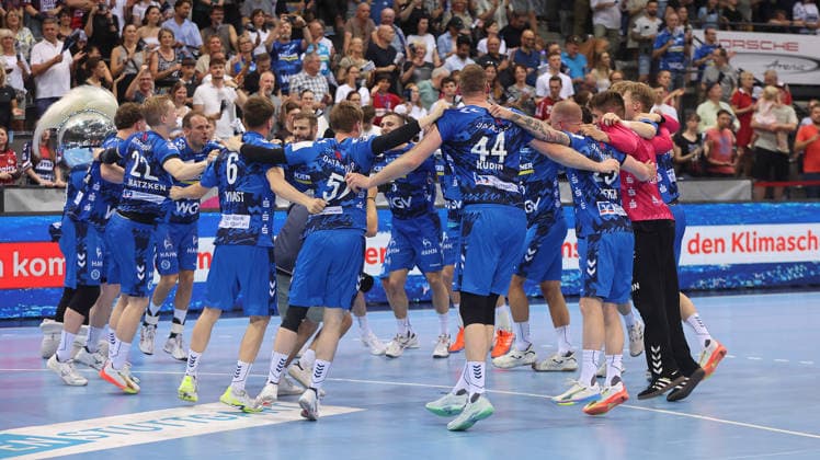 Stuttgart , Handball Daikin Bundesliga TVB Stuttgart vs SG Flensburg Handewitt , Jubel Stuttgart
