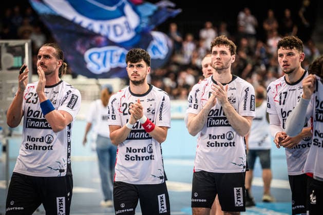 Kent Robin Tonnesen SG Flensburg Handewitt, 23 , Patrick Volz SG Flensburg Handewitt, 28 , Niclas Kirkelokke SG Flensburg Handewitt, 05 and Marko Grgic SG Flensburg Handewitt, 17 , from left visibly disappointed after away defeat in Stuttgart GER, TVB Stuttgart SG Flensburg Handewitt, DAIKIN HBL, Handball, Bundesliga, Matchday 32, Season 2025 2026, 24 05 2026 GER, TVB Stuttgart SG Flensburg Handewitt, DAIKIN HBL, Handball, Bundesliga, Matchday 32, Season 2025 2026, 24 05 2026 Stuttgart Copyright: xSandyxDinkelackerx EP_SDR