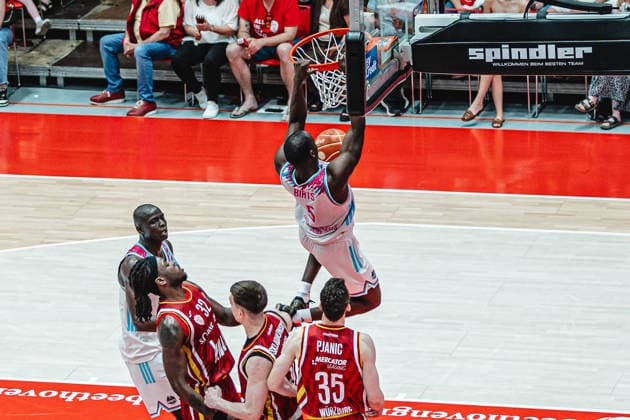 easyCredit Basketball Bundesliga, 4 Playoff Quarterfinals Fitness First Baskets Würzburg vs Telekom Baskets Bonn, 24 05 2026 Tylan Birts Telekom Baskets Bonn 5 dunkt easyCredit Basketball Bundesliga, 4 Playoff Quarterfinals Fitness First Baskets Würzburg vs Telekom Baskets Bonn, 24 05 2026, Tectake Arena Würzburg Copyright: xBEAUTIFULxSPORTS Derixx