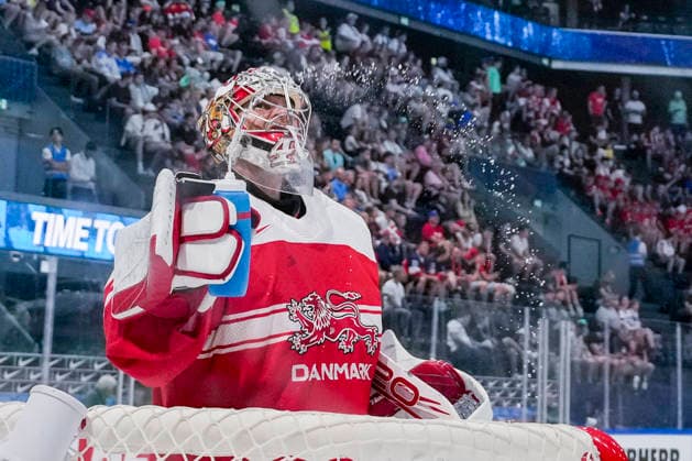 FRIBOURG, SWITZERLAND MAY 24 goalkeeper Mads Sogaard of Denmark during the 2026 IIHF Ice Hockey World Championship Switzerland game between Denmark and Italy at BCF Arena on May 24, 2026 in Fribourg, Fribourg Fribourg BCF Arena Fribourg Switzerland Copyright: xJustPictures.ch JarixPestelaccix jp-en-EuSpIm-JP6_JAR_Denmark_Italy_24May2026_00103