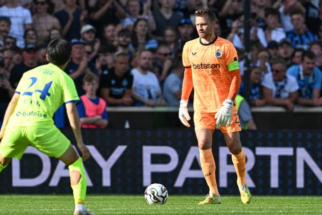 260524 Club Brugge vs AA Gent goalkeeper Simon Mignolet (22) of Club Brugge pictured during the Jupiler Pro League season 2025 - 2026 matchday 10 game in the Champions Play offs between Club Brugge KV and AA Gent on May 24 , 2026 in Brugge, Belgium. (Photo by David Catry Isosport) Brugge Belgium  Copyright: xDavidxCatryx 20260524DC2_6326