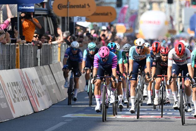 24-05-2026 Giro D italia; Tappa 15 Voghera - Milano; 2026, Soudal - Quick Step; 2026, Unibet - Rose Rockets; Magnier, Paul; Groenewegen, Dylan; Milano;