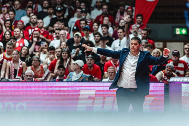 easyCredit Basketball Bundesliga, 4 Playoff Quarterfinals Fitness First Baskets Würzburg vs Telekom Baskets Bonn, 24 05 2026 SaÅ¡a Filipovski Würzburg Head Coach gestures easyCredit Basketball Bundesliga, 4 Playoff Quarterfinals Fitness First Baskets Würzburg vs Telekom Baskets Bonn, 24 05 2026, Tectake Arena Würzburg Copyright: xBEAUTIFULxSPORTS Derixx