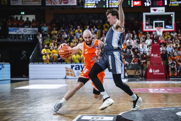 1 Basketball Bundesliga, easyCredit BBL, Season 2025 2026, Men, Playoffs, Quarterfinals, Game 4, 24 05 2026, RASTA Vechta ALBA Berlin Tommy Kuhse 12 RASTA Vechta in action Vechta RASTA Dome Lower Saxony Germany