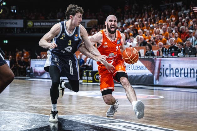 1 Basketball Bundesliga, easyCredit BBL, Season 2025 2026, Men, Playoffs, Quarterfinals, Game 4, 24 05 2026, RASTA Vechta ALBA Berlin Tommy Kuhse 12 RASTA Vechta in action Vechta RASTA Dome Lower Saxony Germany