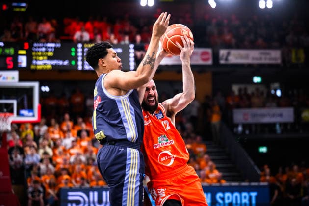 24 05 2026, Rasta Dome, Vechta Basketball, easyCredit Bundesliga, Playoffs quarterfinals, Rasta Vechta vs ALBA Berlin duel between Jack Kayil 7 Berlin vs Tommy Kuhse 12 Vechta