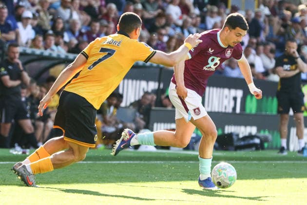 BURNLEY, ENGLAND - MAY 24: Zeki Amdouni of Burnley controls the ball during the Premier League match between Burnley and Wolverhampton Wanderers at Turf Moor on May 24, 2026 in Burnley, England. Copyright: xSeanxChandlerx xSPPx Sportspressphoto_154134