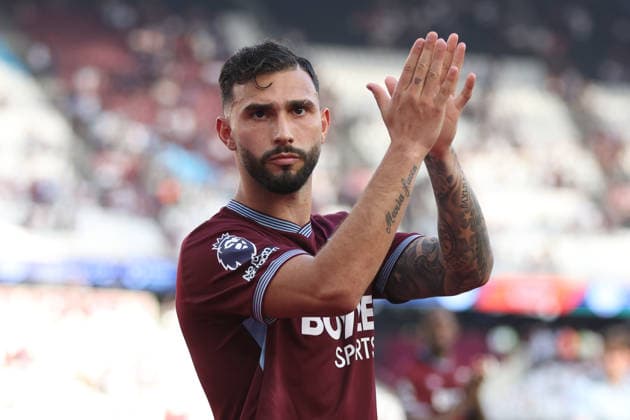 LONDON, ENGLAND, MAY 24: Taty Castellanos of West Ham United applauds the fans after being relegated during the FA Cup match between West Ham United and Leeds United at London Stadium on May 24th, 2026 in London, England (Photo by Alexander Canillas Sports Press Photo) Copyright: xAlexanderxCanillas SPPx Sportspressphoto_154138