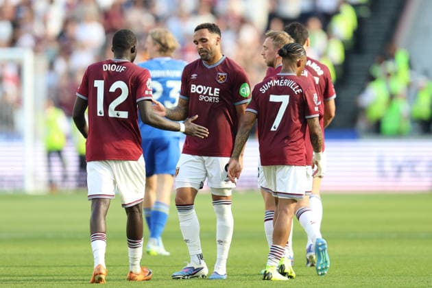 LONDON, ENGLAND, MAY 24: Callum Wilson of West Ham United celebrates with El Hadji Malick Diouf of West Ham United during the FA Cup match between West Ham United and Leeds United at London Stadium on May 24th, 2026 in London, England (Photo by Alexander Canillas Sports Press Photo) Copyright: xAlexanderxCanillas SPPx Sportspressphoto_154144