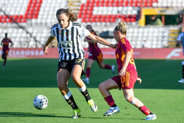 Emma Stolen Godo (Juventus) in action against Giada Greggi (Roma) during the Women s Frecciarossa Italian Cup 2025 2026 final soccer match between Juventus and Roma at the Romeo Menti stadium in Vicenza, Italy - May 24, 2026 - - Soccer  Copyright: xEttorexGriffoni LaPressex
