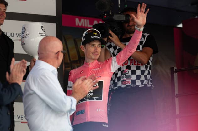 IPA85043983 - VINGEGAARD Jonas, TEAM VISMA LEASE A BIKE during the 15th stage of Giro d Italia 2026 in Milan, Italy, on may 24, 2026  Copyright: xSilviaxColombo IPAxSportx xx 85043983