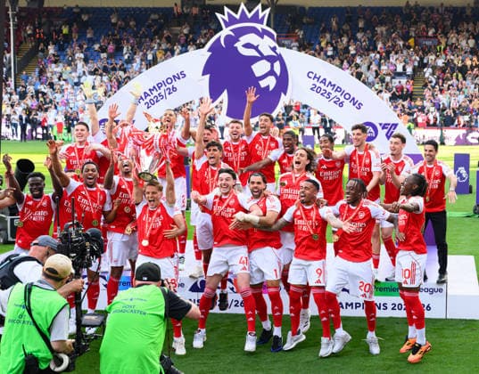 23 May 2026 - Crystal Palace v Arsenal - Premier League - Selhurst Park - London. Crystal Palace v Arsenal - Premier League - Selhurst Park - London. Martin Odegaard lifts the Premier League trophy for Arsenal as they celebrate becoming the 2025 26 Champions. Picture : Mark Pain London England  Copyright: xMarkxPainx