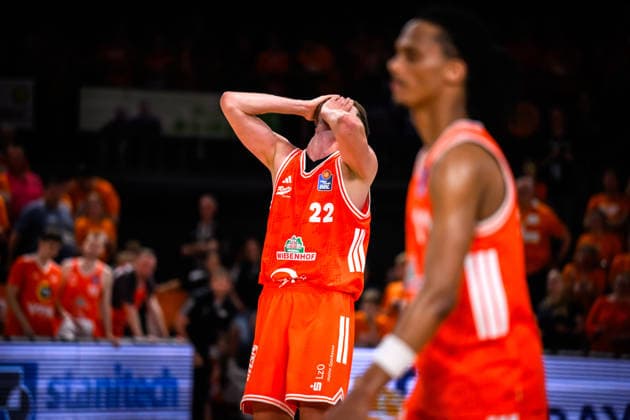 24 05 2026, Rasta Dome, Vechta Basketball, easyCredit Bundesliga, Playoffs quarterfinals, Rasta Vechta vs ALBA Berlin Tibor Pleiß Pleiss 22 Vechta disappointed disappointed sad