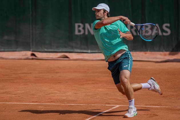 2026 French Open - Day One Miomir Kecmanovic returns the ball against Fabian Marozsan during the Roland Garros Grand Slam Tournament on May 24, 2026, in Paris, France. Paris France  Copyright: xRobertxSzaniszlox originalFilename:szaniszlo-notitle260524_npyHc.jpg