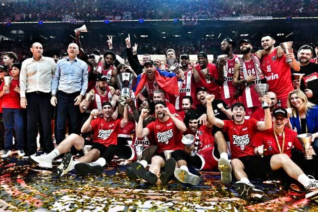 Olympiacos Piraeus v Real Madrid Euroleague Final Four Olympiacos Piraeus after winning the game and being crowned Euroleague champions during the Euroleague match, Final Four, Final game between Olympiacos Piraeus v Real Madrid played at ATHENS Telekom Center Athens Stadium on May 24nd 2026 in Athens Greece Athens Greece Basketball Copyright: xAgenciaxLOFx