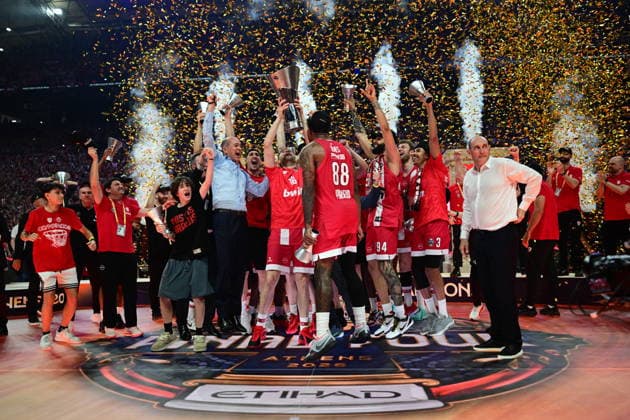 Olympiacos Piraeus v Real Madrid Euroleague Final Four Olympiacos Praeus after winning the game and being crowned Euroleague champions during the Euroleague match, Final Four, Final game between Olympiacos Piraeus v Real Madrid played at ATHENS Telekom Center Athens Stadium on May 24nd 2026 in Athens Greece Athens Greece Basketball Copyright: xAgenciaxLOFx