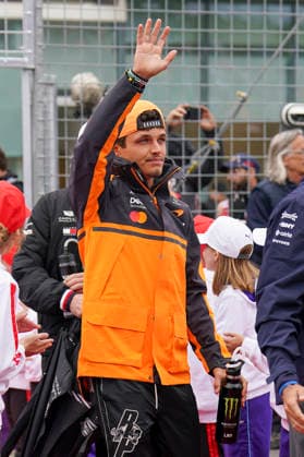 FORMULA ONE CANADIAN GRAND PRIX 2026 Lando Norris 1 (GBR) McLaren in the Driver s Parade during the Formula 1 Lenovo Canadian Grand Prix 2026, 5th round of the 2026 Formula One World Championship, WM, Weltmeisterschaft from May 22 to 24, 2026 at the Circuit Gilles Villeneuve, Montreal, Canada Credit: Robbie Hoad Every Second Media Editorial use only. All images are copyright Every Second Media Limited. No images may be reproduced without prior permission. Copyright: xIMAGO EveryxSecondxMediax ESM-2005-0505 RobbiexHoadx xEveryxSecondxMediax