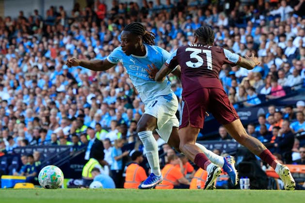 Manchester City v Aston Villa, Premier League Jeremy Doku (11) of Manchester City runs past Leon Bailey (31) of Aston Villa during the Premier League match between Manchester City and Aston Villa at the Etihad Stadium, Manchester, UK on 24 May 2026. Manchester Etihad Stadium Manchester UK Editorial use only DataCo restrictions apply See www.football-dataco.com , Copyright: xConorxMolloyx PSI-24291-0124