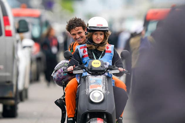 FORMULA ONE CANADIAN GRAND PRIX 2026 Lando Norris, McLaren, returns to the paddock on a motorcycle following a mechanical failure during the Formula 1 Lenovo Canadian Grand Prix 2026, 5th round of the 2026 Formula One World Championship, WM, Weltmeisterschaft from May 22 to 24, 2026 at the Circuit Gilles Villeneuve, Montreal, Canada Credit: Robbie Hoad Every Second Media Editorial use only. All images are copyright Every Second Media Limited. No images may be reproduced without prior permission. Copyright: xIMAGO EveryxSecondxMediax ESM-2005-0520 RobbiexHoadx xEveryxSecondxMediax