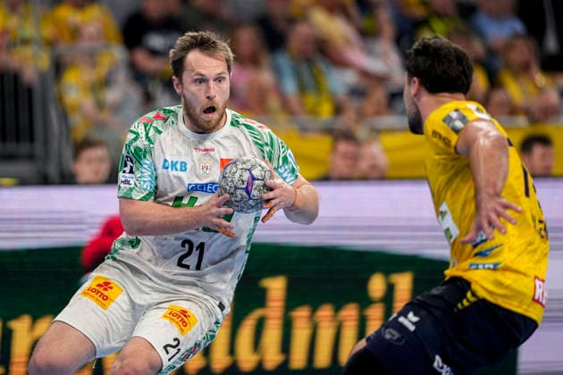 from left Albin Lagergren SCM, 21 , Dani Baijens RNL, 77 , Action, Action, Game scene, 24 05 2026, Mannheim Germany , Handball, Bundesliga, Rhein Neckar Löwen SC Magdeburg xozx