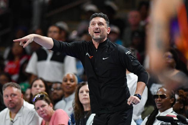 COLLEGE PARK, GA - MAY 24: Phoenix head coach Nate Tibbetts reacts during the WNBA, Basketball Damen, USA game between the Phoenix Mercury and the Atlanta Dream on May 24th, 2026 at Gateway Center Arena in College Park, GA. (Photo by Rich von Biberstein Icon Sportswire) WNBA: MAY 24 Phoenix Mercury at Atlanta Dream EDITORIAL USE ONLY Icon260524034