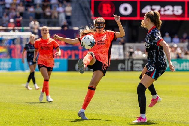 SAN JOSE, CA - MAY 24: Joelle Anderson 18 of Bay FC looks to kick the ball during a match against Chicago Stars FC on May 24, 2026 at PayPal Park in San Jose, CA. (Photo by Matthew Huang Icon Sportswire) SOCCER: MAY 24 NWSL Bay FC vs Chicago Stars EDITORIAL USE ONLY Icon260524010